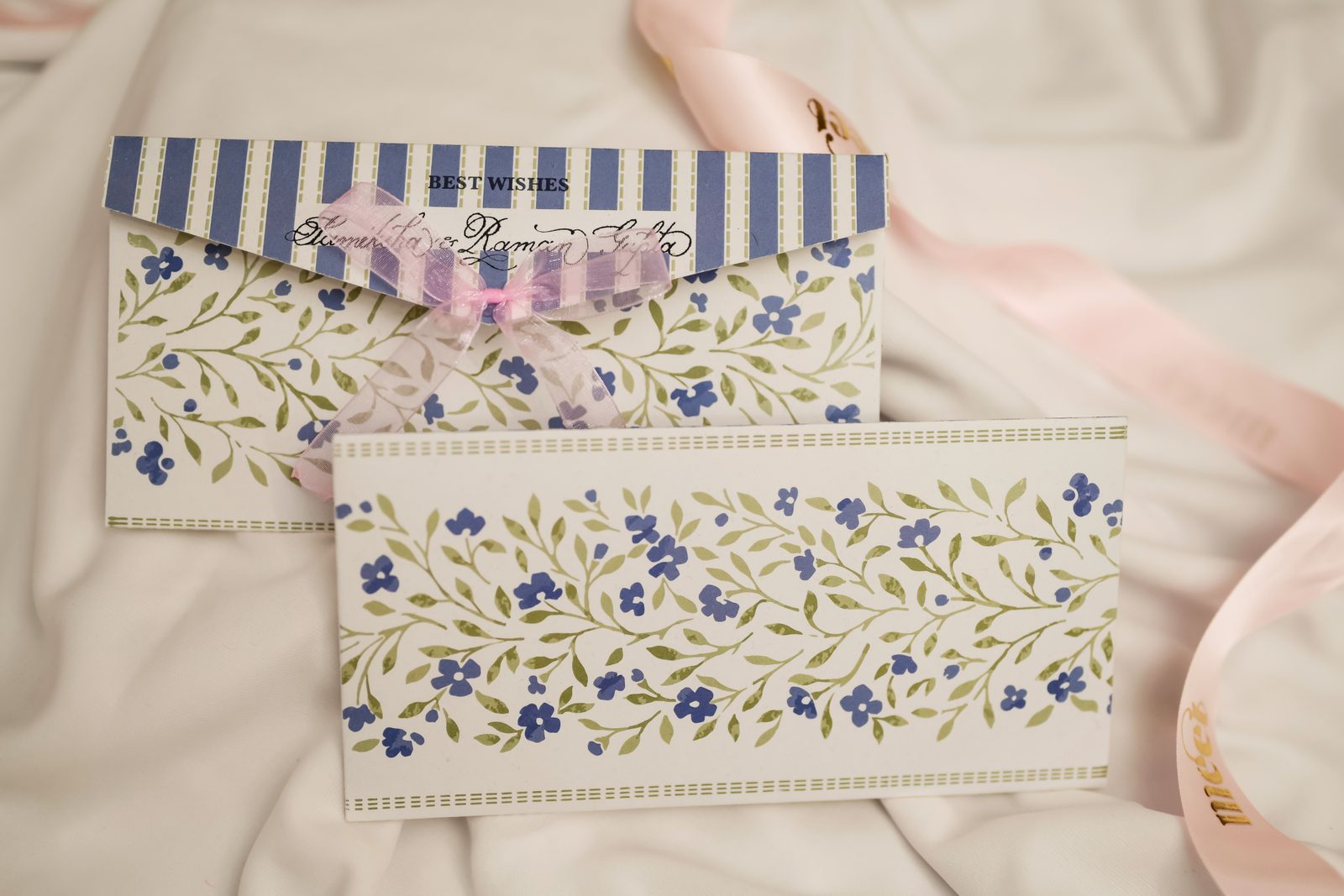 THE LITTLE BOWS — Keepsake Box view 1