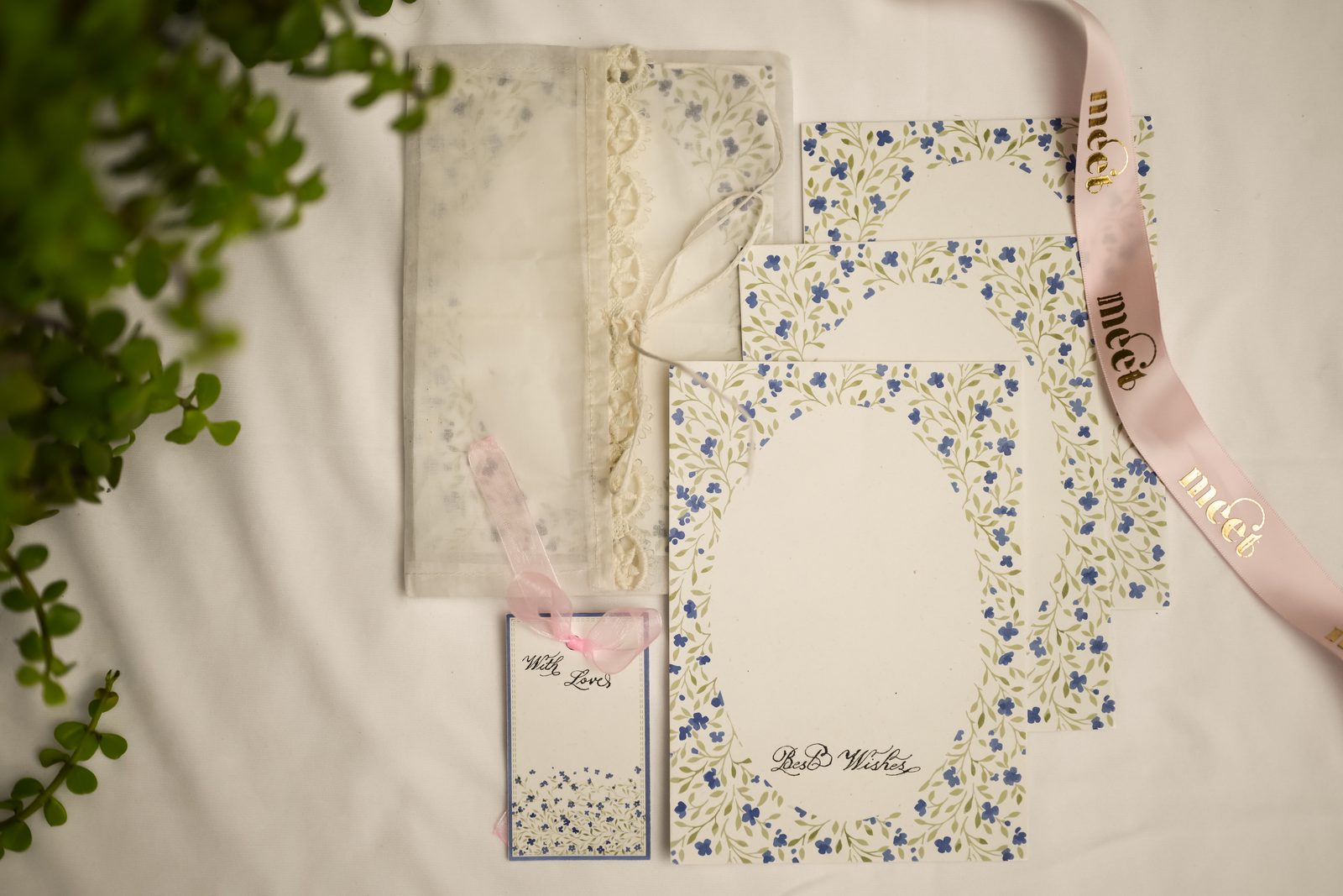 The Little Bow — Cards & Gift Tags view 0